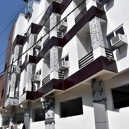Hotel Rajshree Tanakpur Ngoại thất bức ảnh