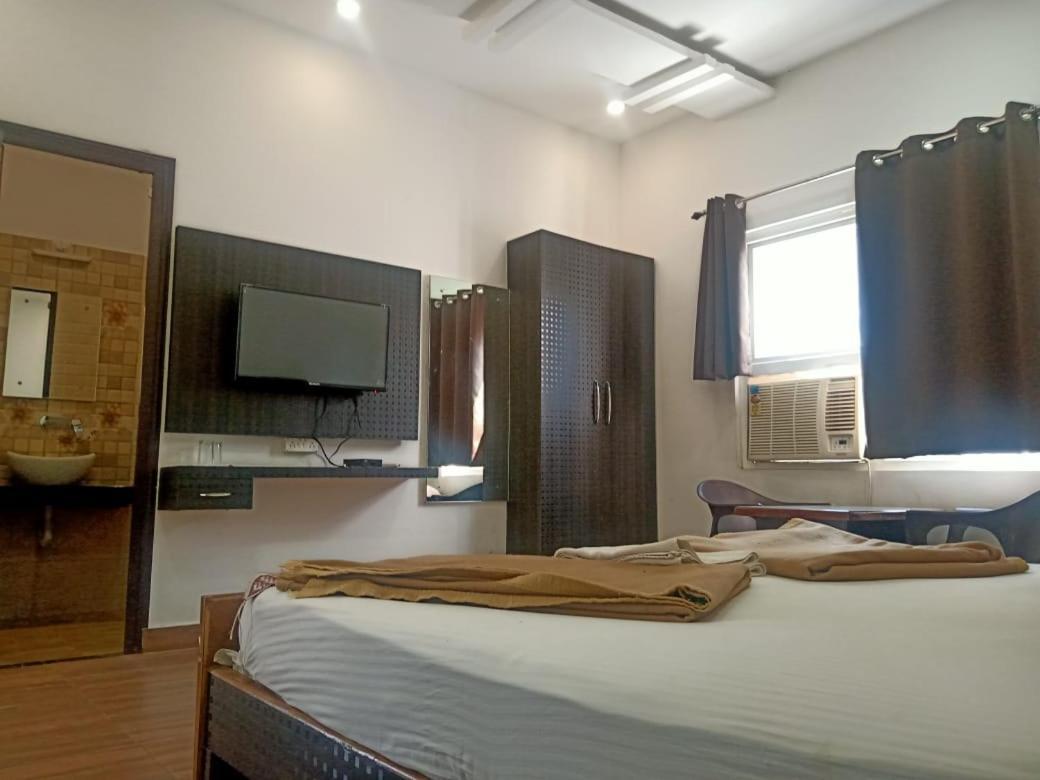 Hotel Rajshree Tanakpur Ngoại thất bức ảnh