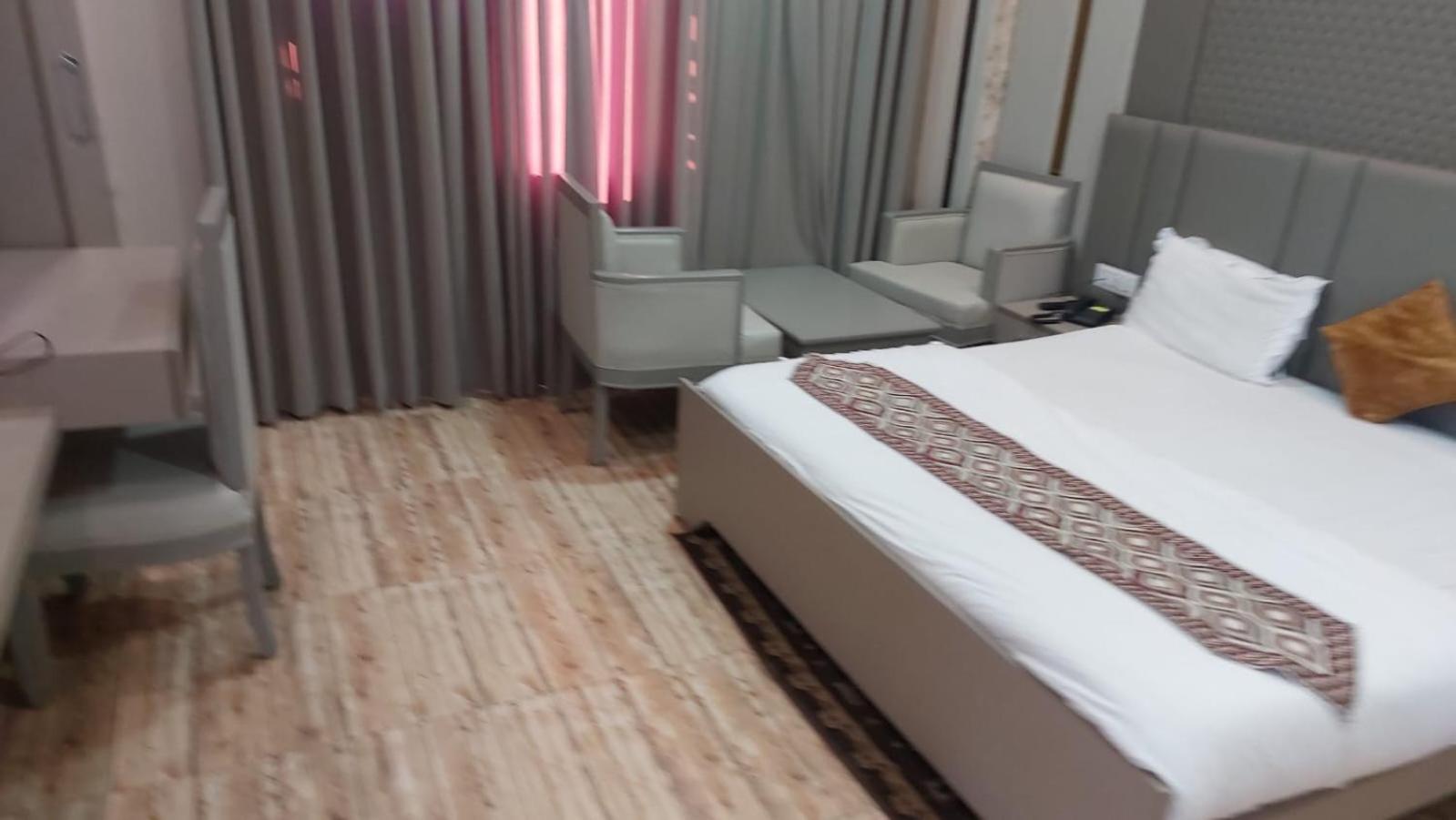 Hotel Rajshree Tanakpur Ngoại thất bức ảnh