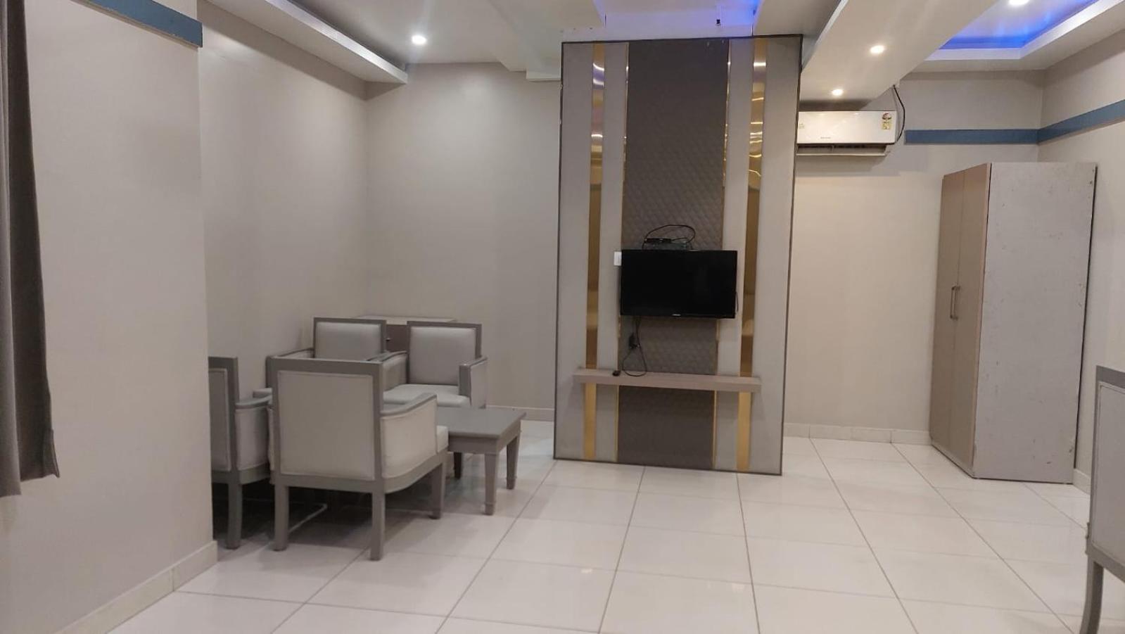 Hotel Rajshree Tanakpur Ngoại thất bức ảnh