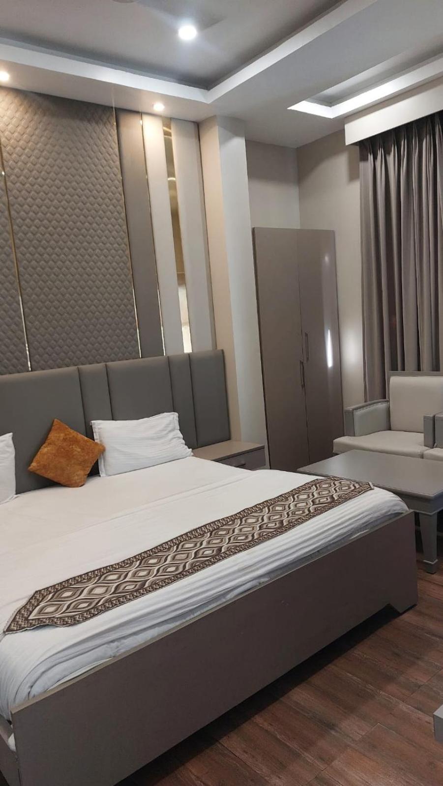 Hotel Rajshree Tanakpur Ngoại thất bức ảnh