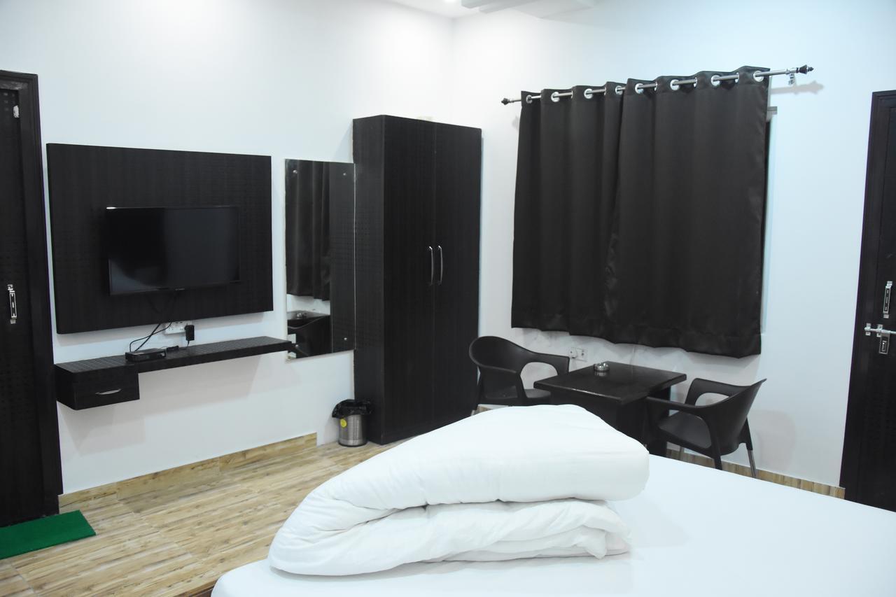 Hotel Rajshree Tanakpur Ngoại thất bức ảnh