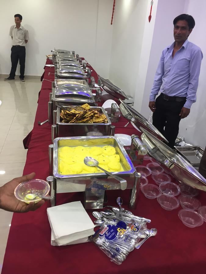 Hotel Rajshree Tanakpur Ngoại thất bức ảnh