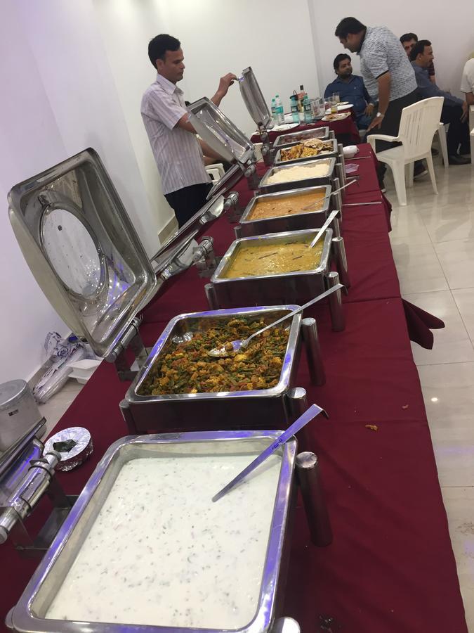 Hotel Rajshree Tanakpur Ngoại thất bức ảnh